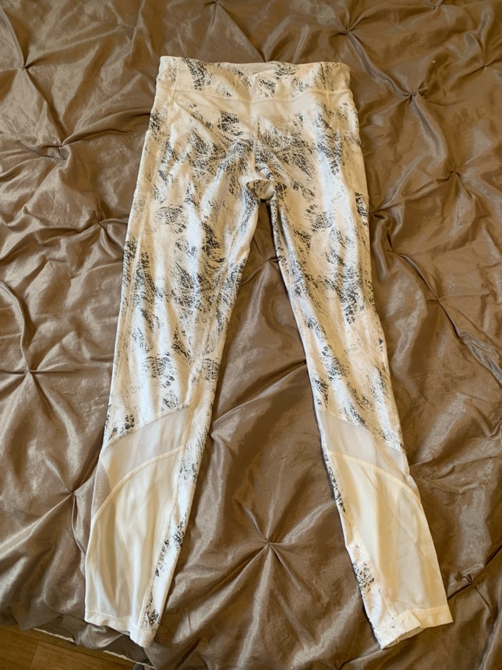 NWOT White Marble Print Yoga Leggings